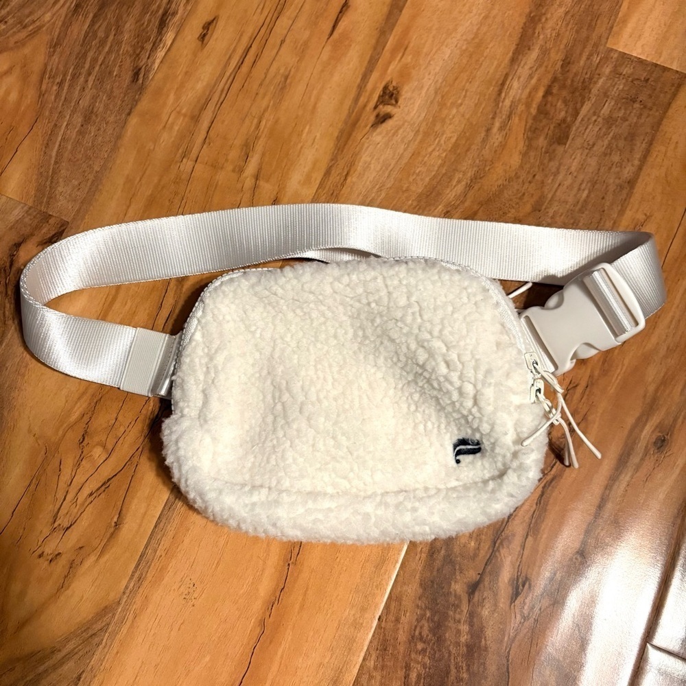 Fabletics Off-White Sherpa Belt The Belt Bag Teddy Crossbody Bag - Picture 6 of 10